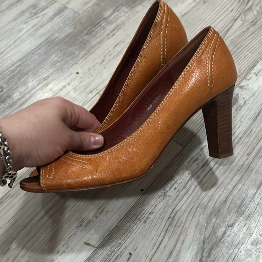 Coach Celeste Vintage Peep Toe Heels Size 7 .5